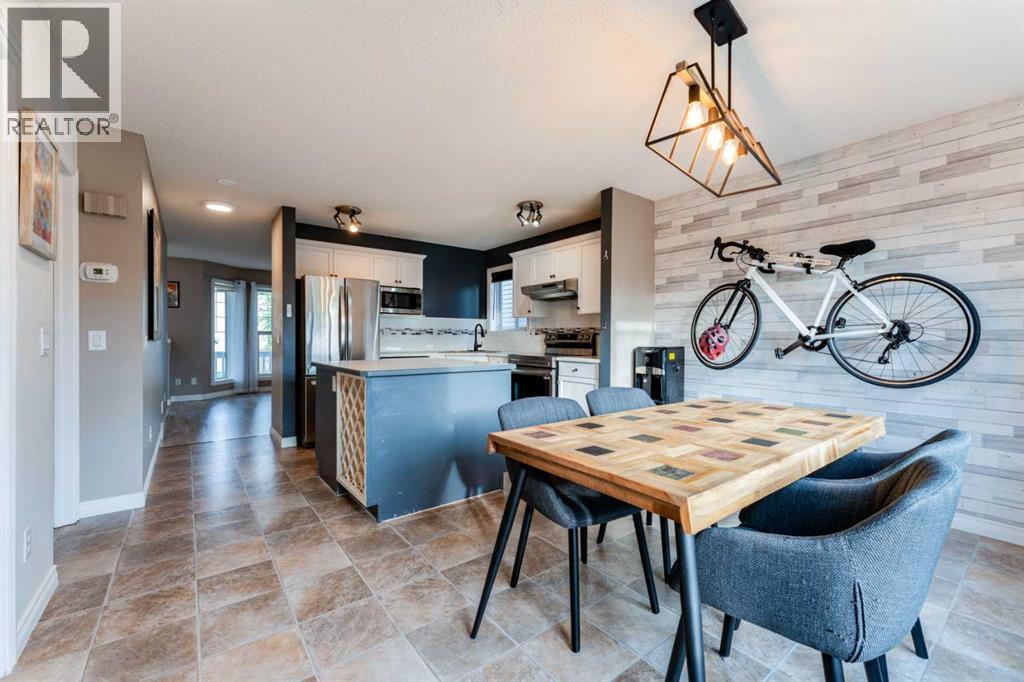 142 Bridlewood Manor Sw, Calgary, Alberta  T2Y 3T5 - Photo 11 - A2316660