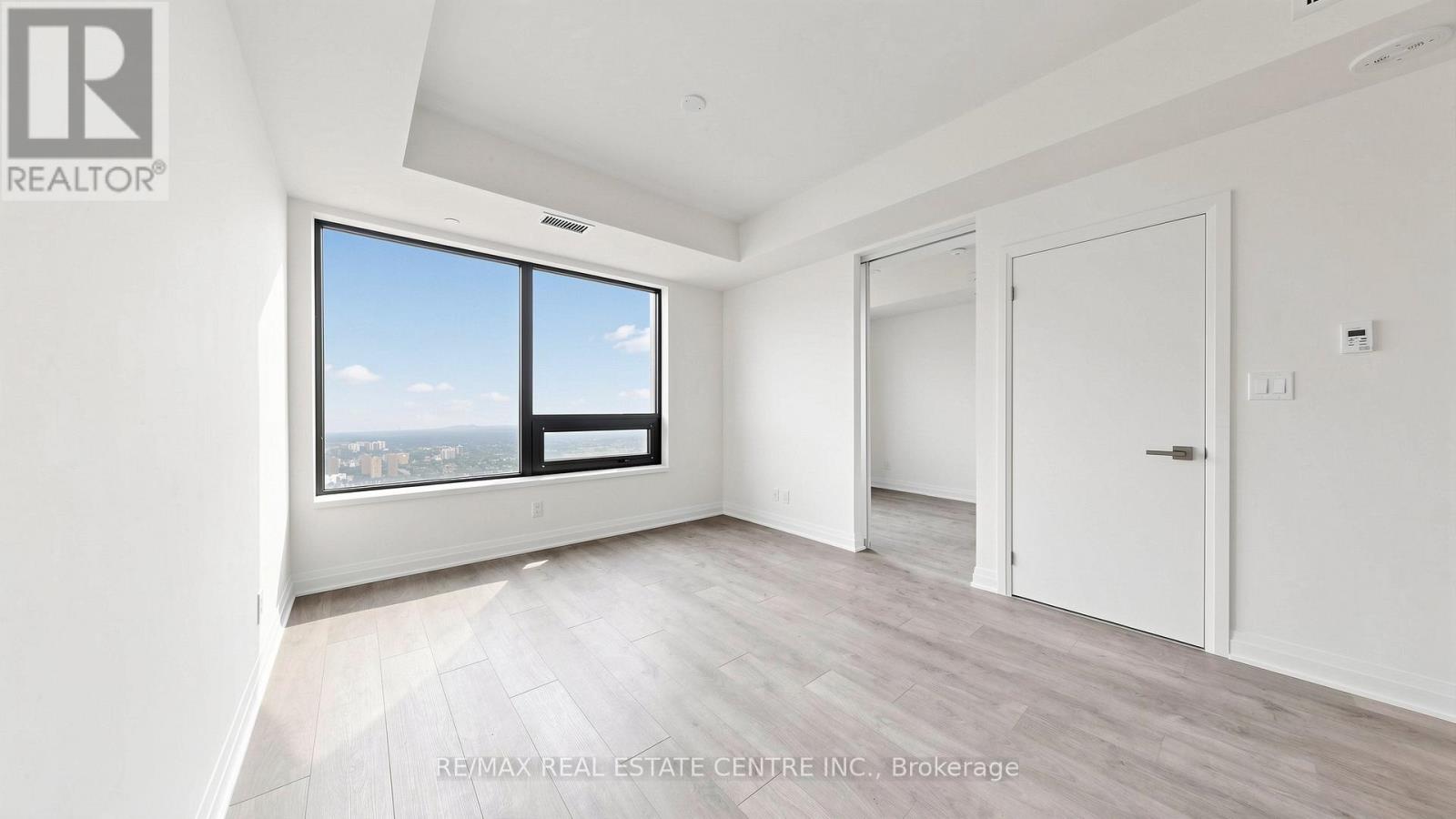5903 - 4015 The Exchange, Mississauga, Ontario  L5B 0N9 - Photo 10 - W13423446