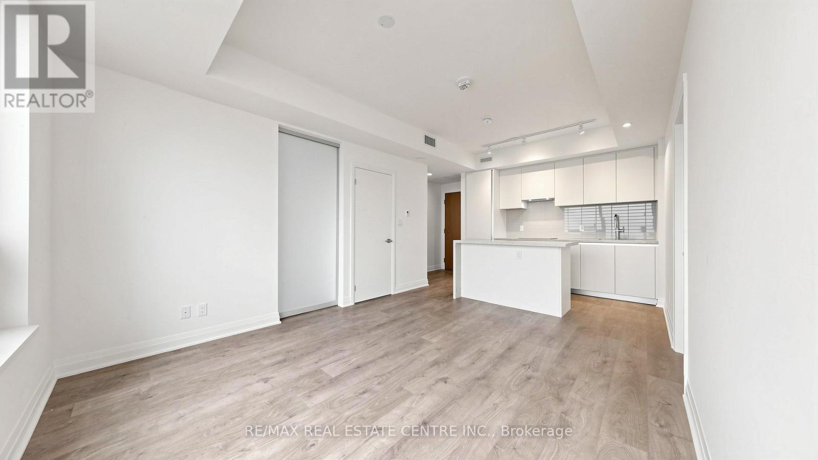5903 - 4015 The Exchange, Mississauga, Ontario  L5B 0N9 - Photo 13 - W13423446