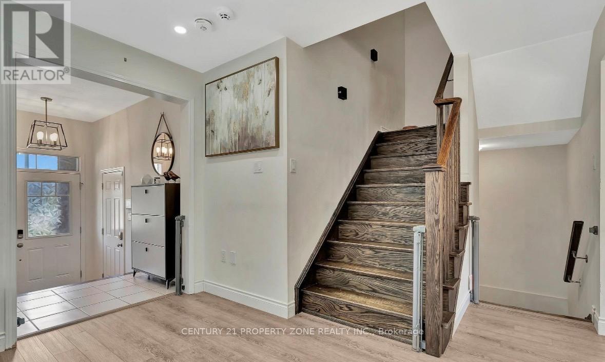 254 Waterbrook Lane, Kitchener, Ontario  N2P 0H7 - Photo 9 - X13440972