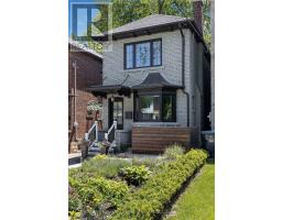 221 BEDFORD PARK AVENUE, Toronto, Ontario
