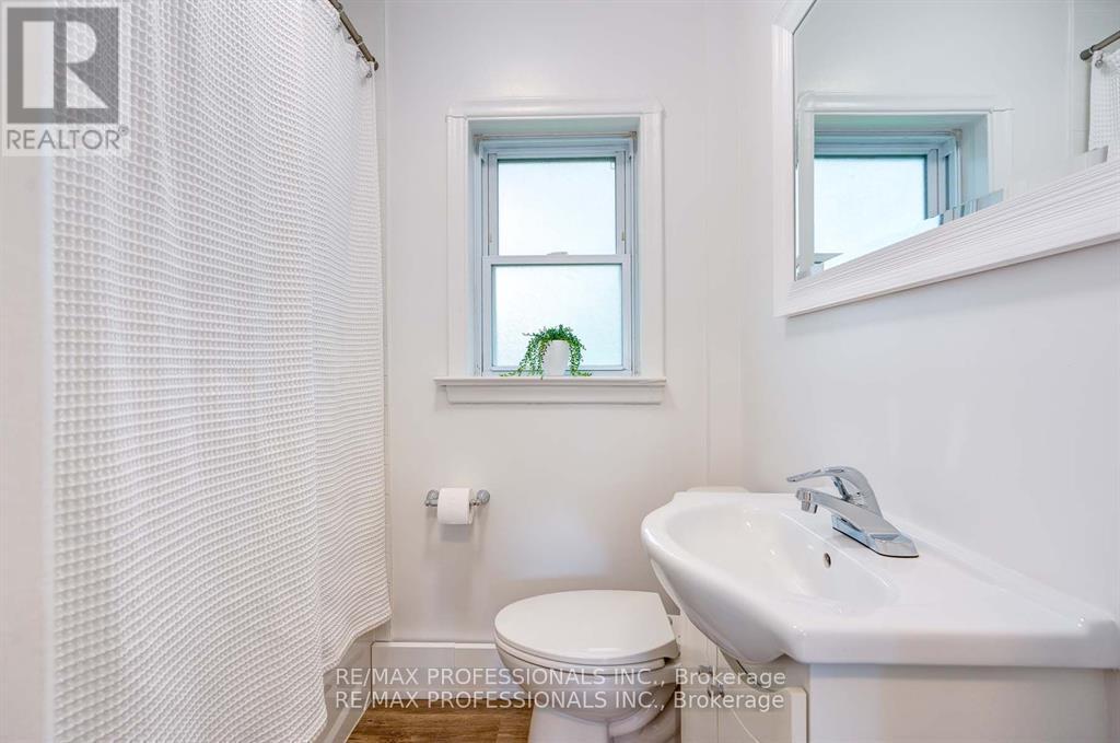 4 - 284 Gledhill Avenue, Toronto, Ontario  M4C 4L1 - Photo 8 - E13135426