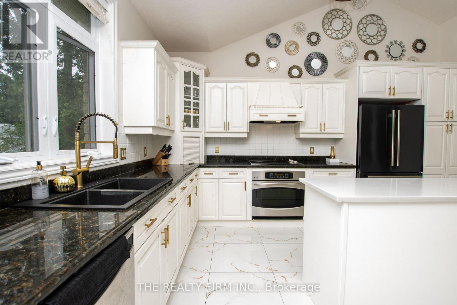 24677 Pioneer Line, West Elgin, Ontario  N0L 2P0 - Photo 10 - X13441050