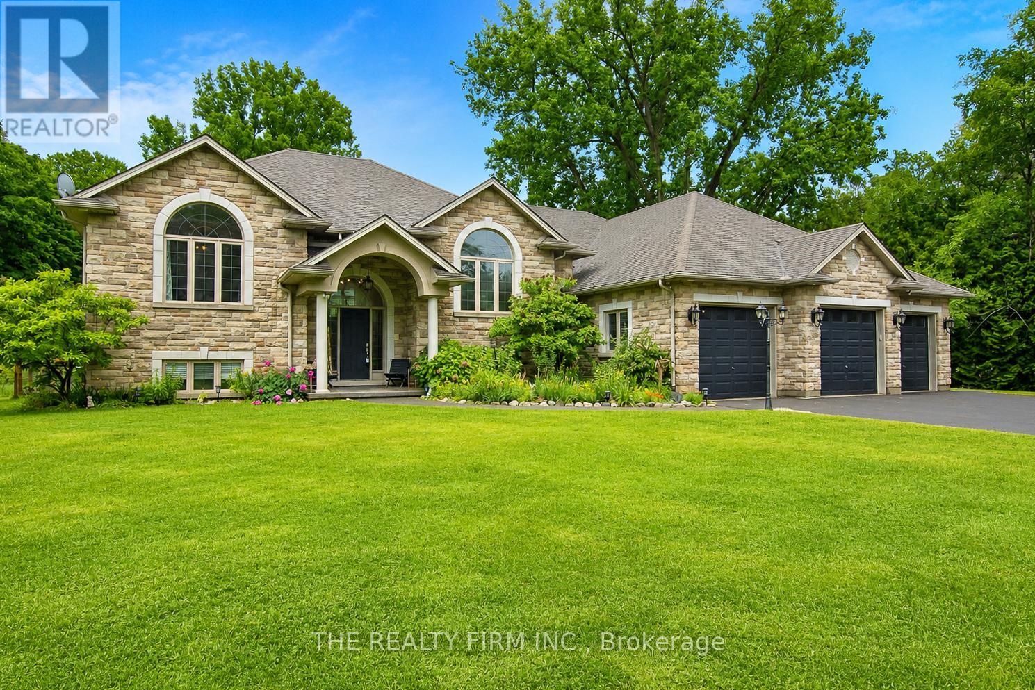 24677 Pioneer Line, West Elgin, Ontario  N0L 2P0 - Photo 2 - X13441050