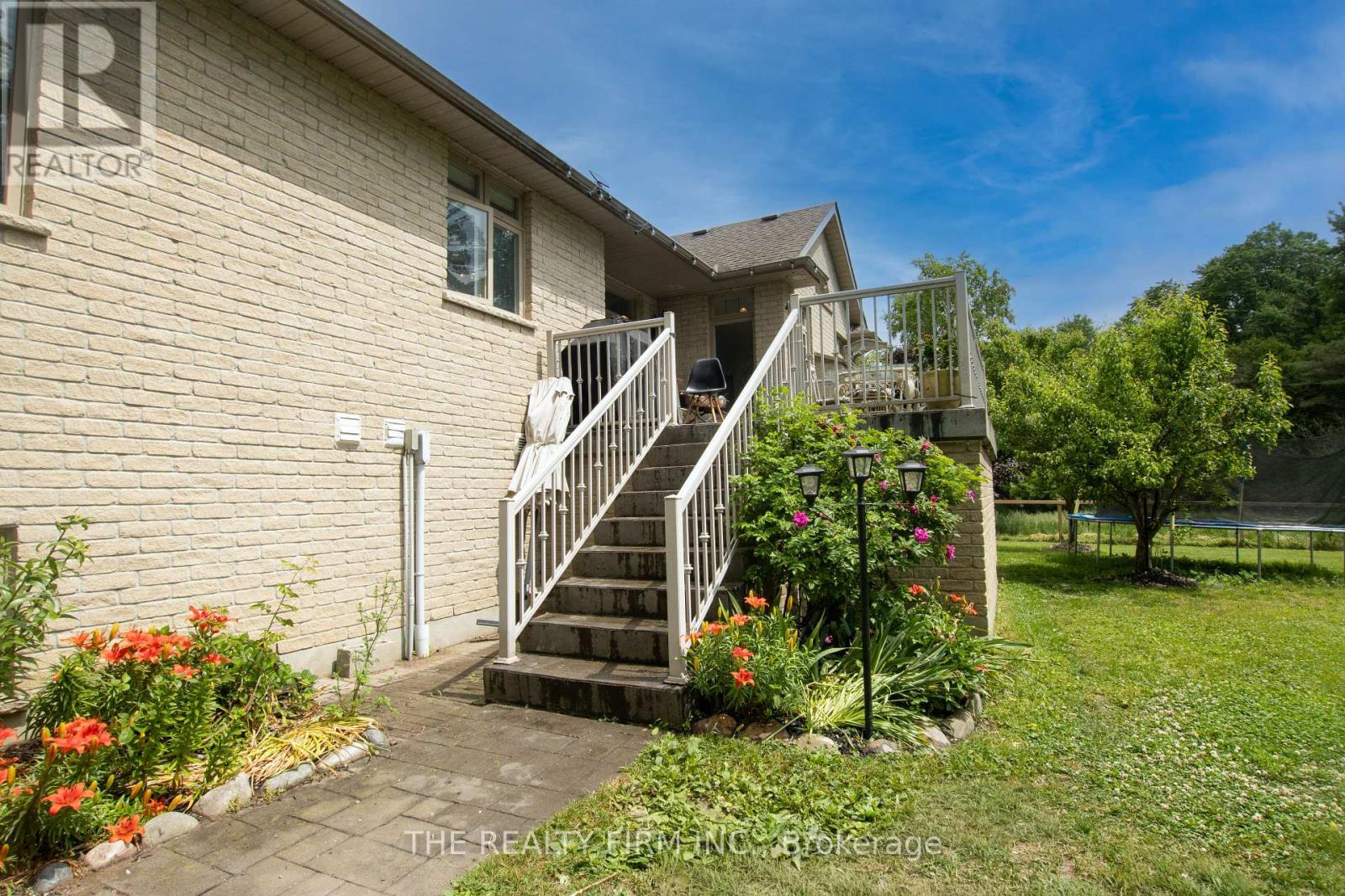 24677 Pioneer Line, West Elgin, Ontario  N0L 2P0 - Photo 34 - X13441050