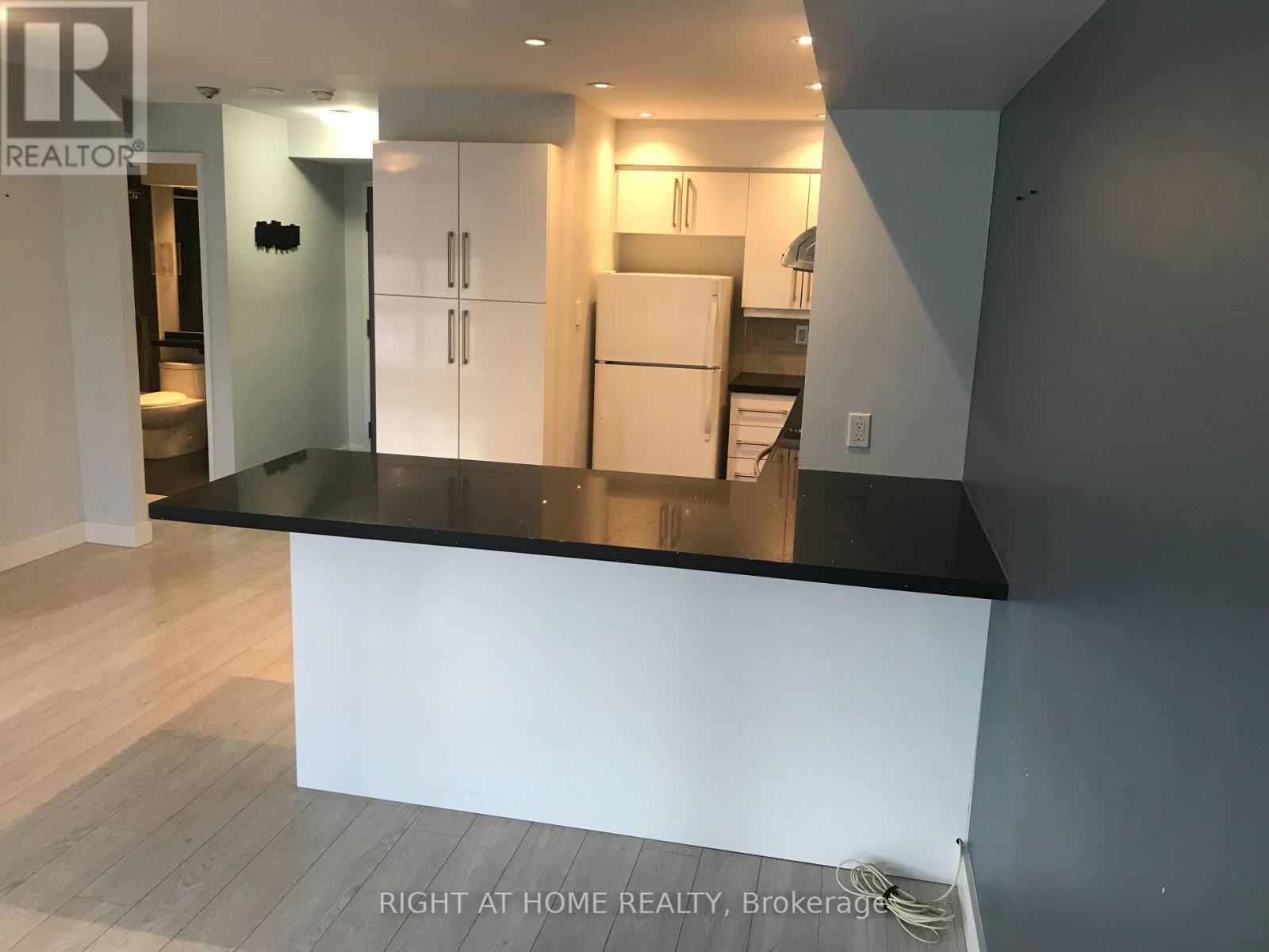 1601 - 40 Scollard Street, Toronto, Ontario  M5R 3S1 - Photo 15 - C13441068
