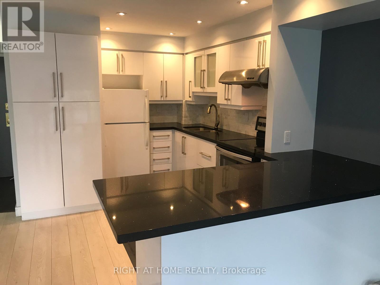 1601 - 40 Scollard Street, Toronto, Ontario  M5R 3S1 - Photo 16 - C13441068