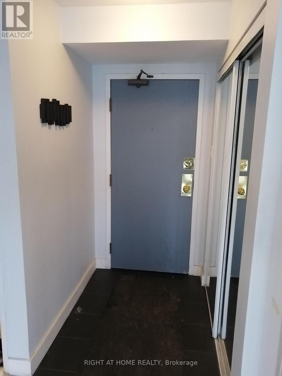 1601 - 40 Scollard Street, Toronto, Ontario  M5R 3S1 - Photo 21 - C13441068