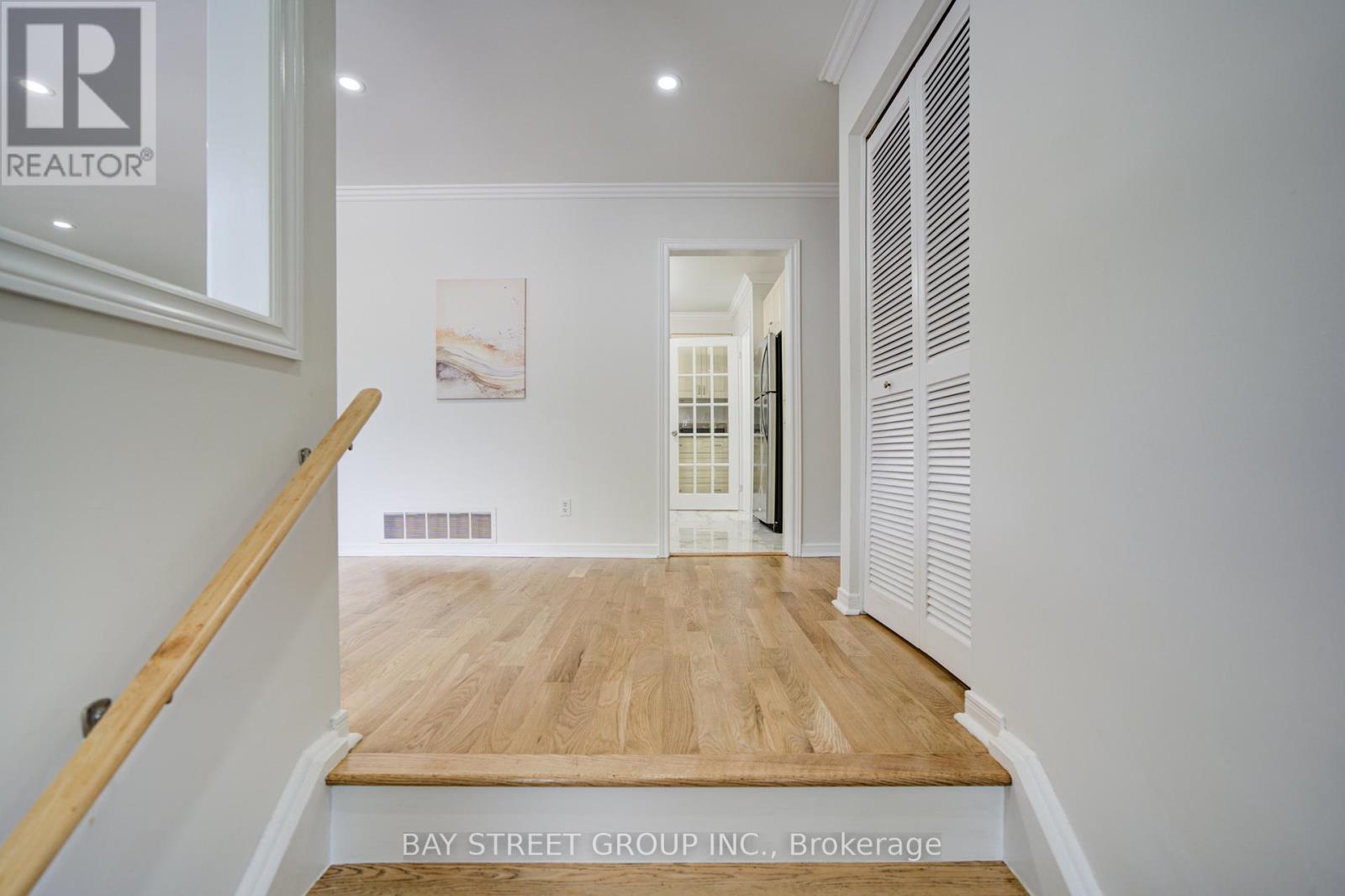 4 Sir Brandiles Place, Markham, Ontario  L3P 2Z5 - Photo 4 - N13441044