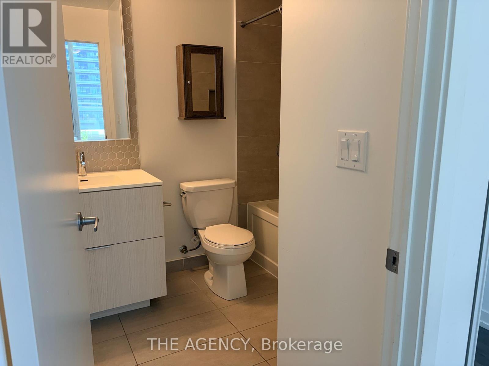 301 - 2520 Eglinton Avenue W, Mississauga, Ontario  L5M 0Y4 - Photo 20 - W13441038