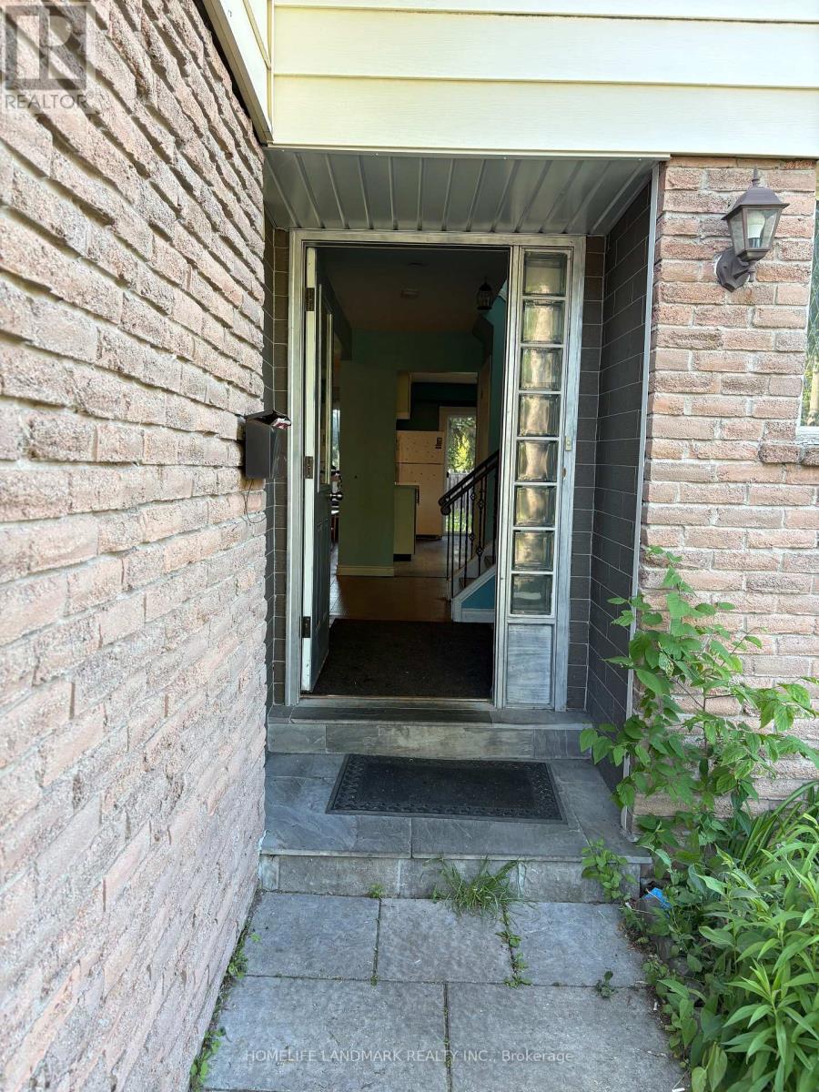 58 Carolbreen Square, Toronto, Ontario  M1V 1H5 - Photo 2 - E13441100