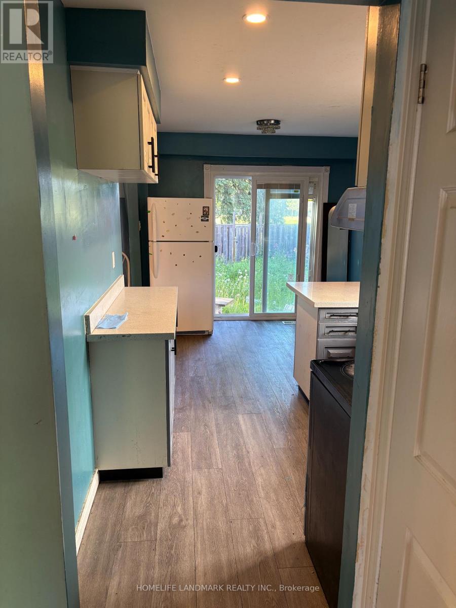 58 Carolbreen Square, Toronto, Ontario  M1V 1H5 - Photo 3 - E13441100