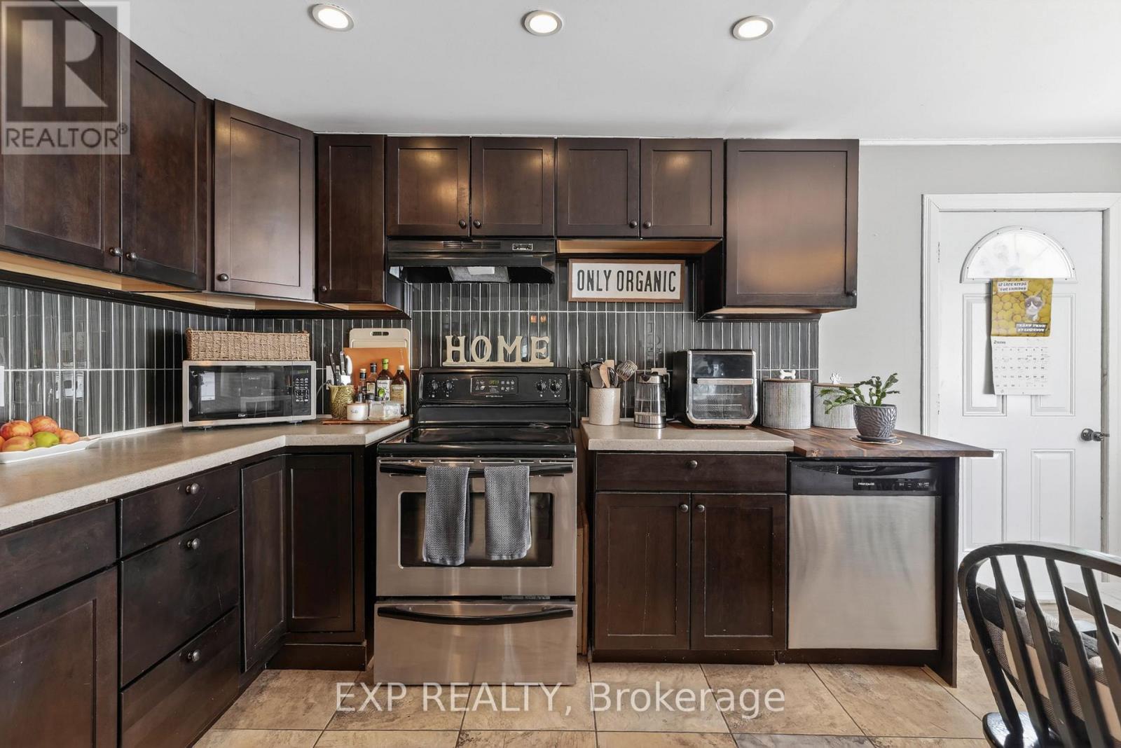 227 St Felix Street, Cornwall, Ontario  K6H 5A4 - Photo 5 - X13441092