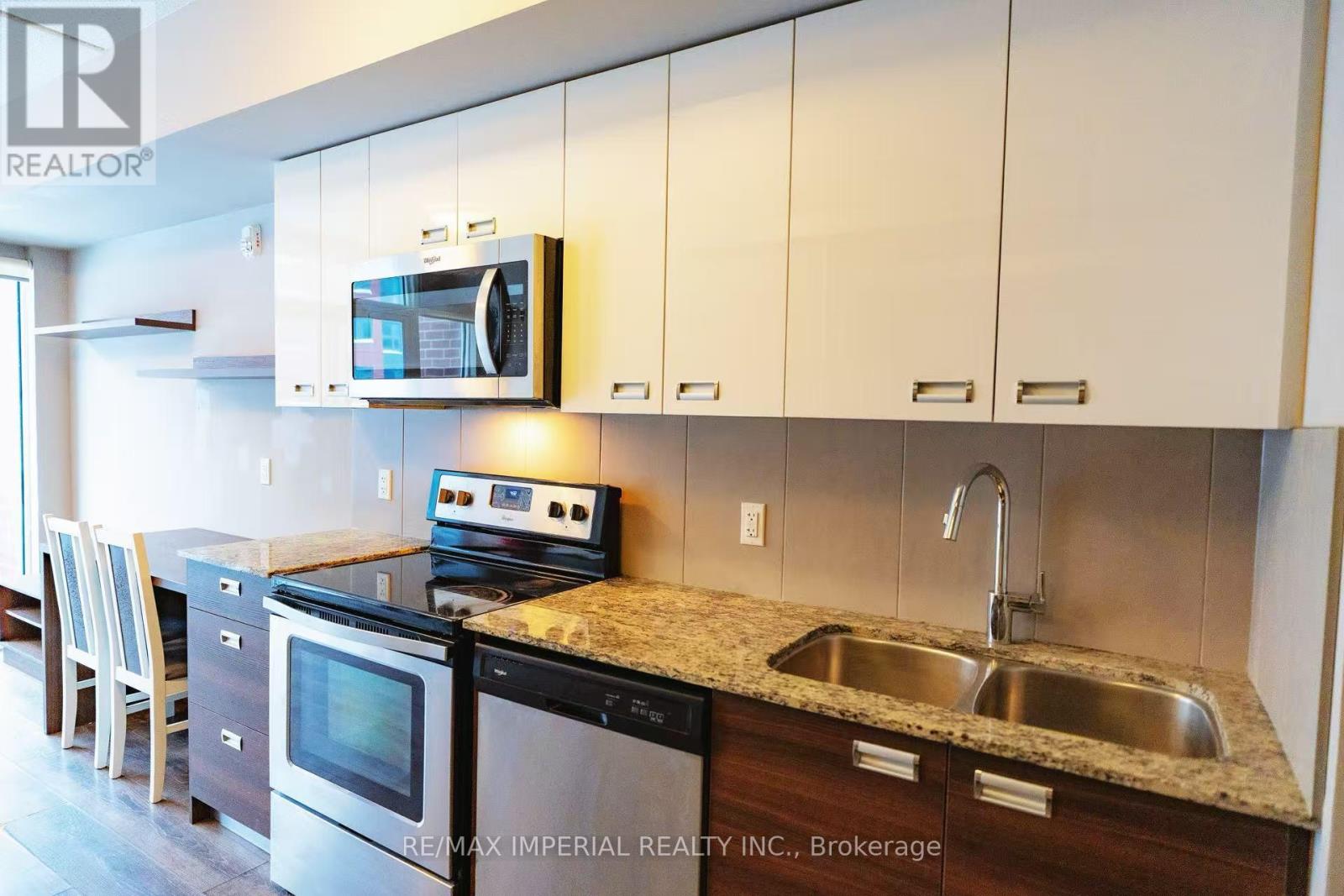 210 - 308 Lester Street, Waterloo, Ontario  N2L 0H9 - Photo 11 - X13441082