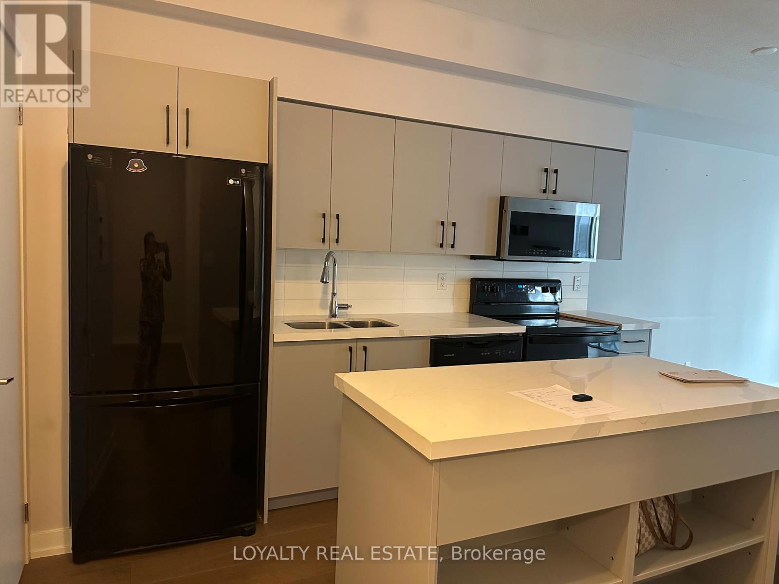 1206 - 126 SIMCOE STREET, Toronto, Ontario