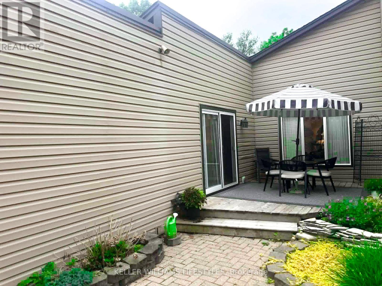 695 Woodcrest Boulevard, London South, Ontario  N6K 1P8 - Photo 11 - X13439484