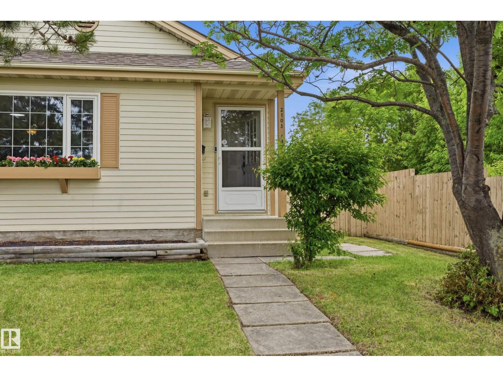 2103 53 St Nw, Edmonton, Alberta  T6L 4T8 - Photo 3 - E4492833