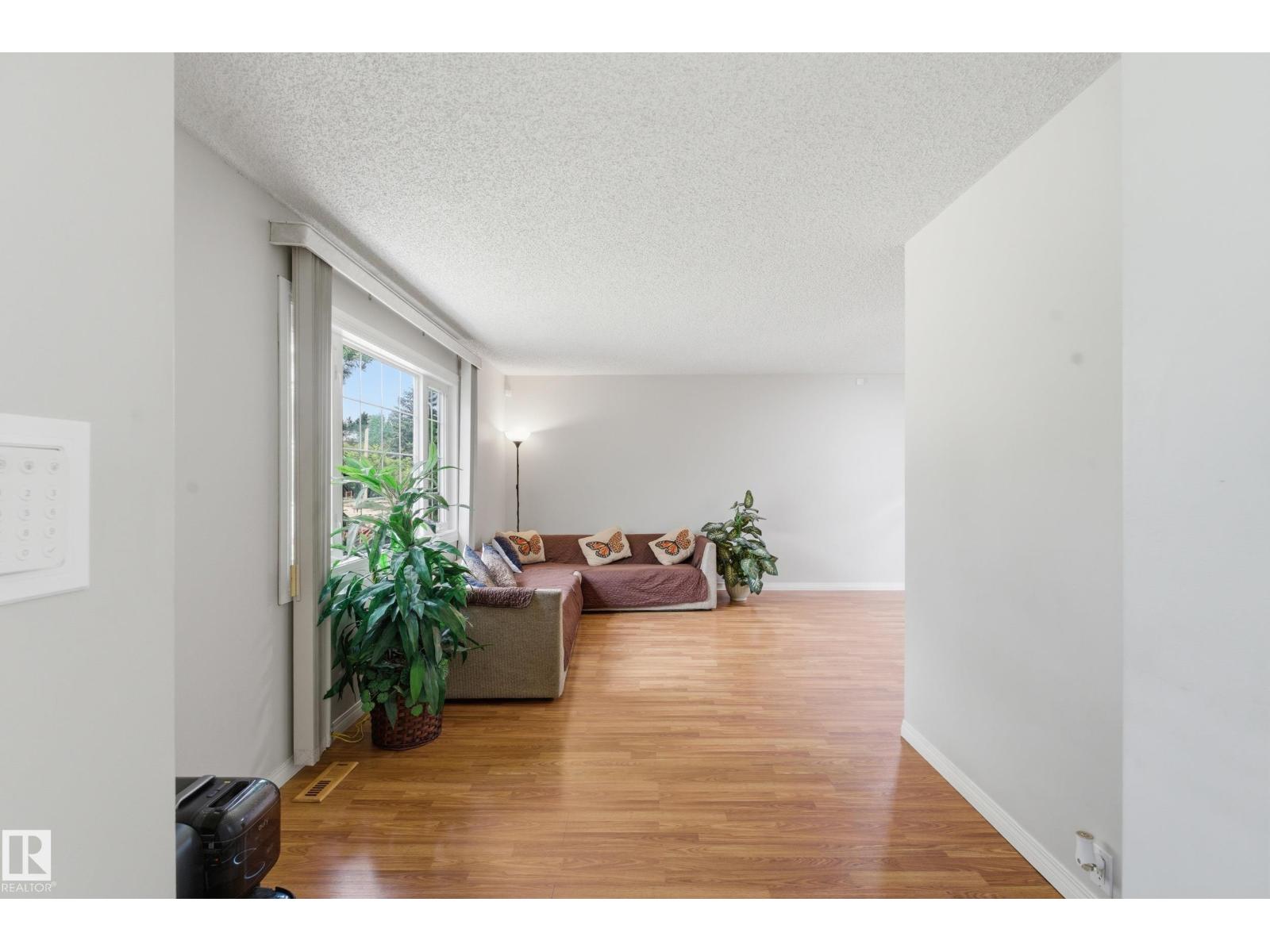 2103 53 St Nw, Edmonton, Alberta  T6L 4T8 - Photo 10 - E4492833