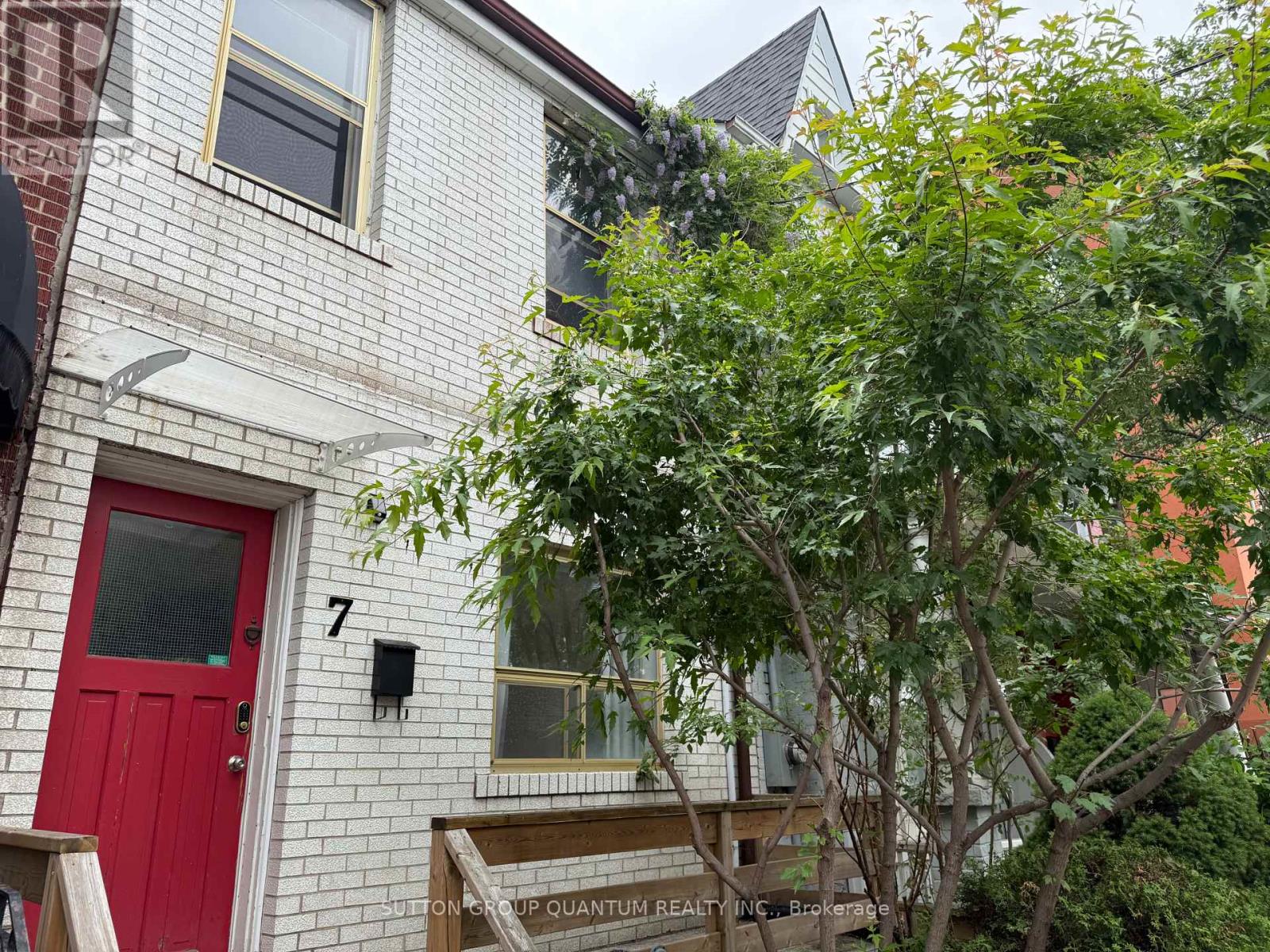 7 CASIMIR STREET, Toronto, Ontario