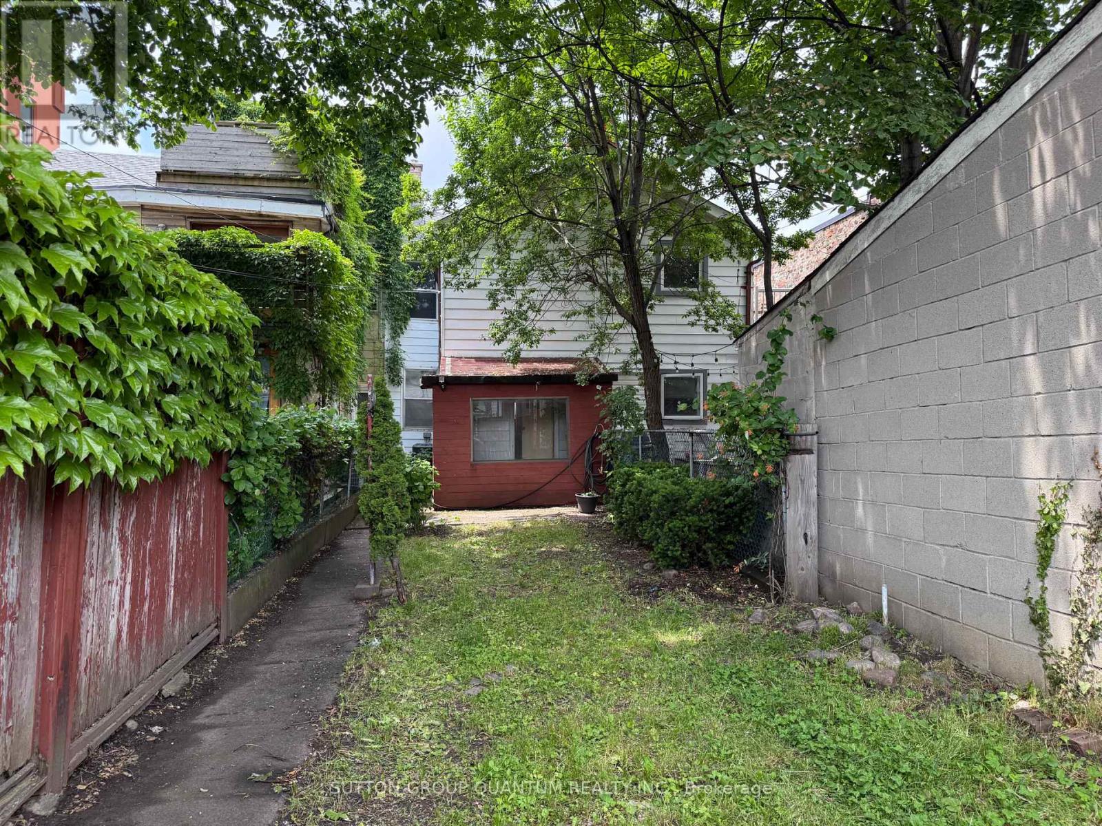 7 Casimir Street, Toronto, Ontario  M5T 2P6 - Photo 13 - C13441120