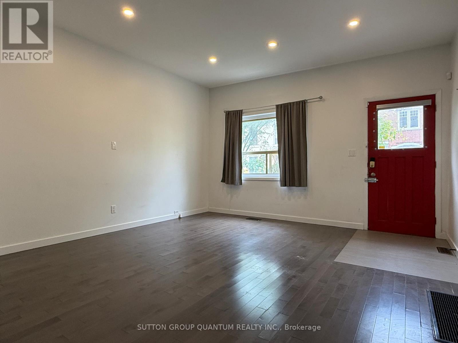 7 Casimir Street, Toronto, Ontario  M5T 2P6 - Photo 3 - C13441120