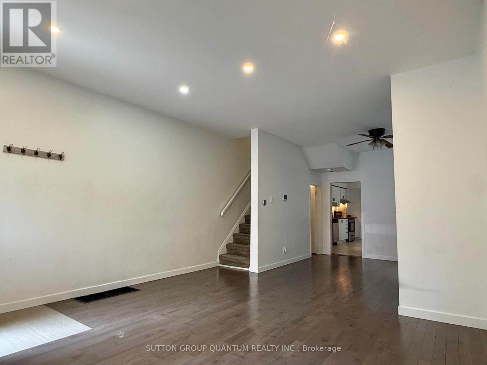 7 Casimir Street, Toronto, Ontario  M5T 2P6 - Photo 5 - C13441120