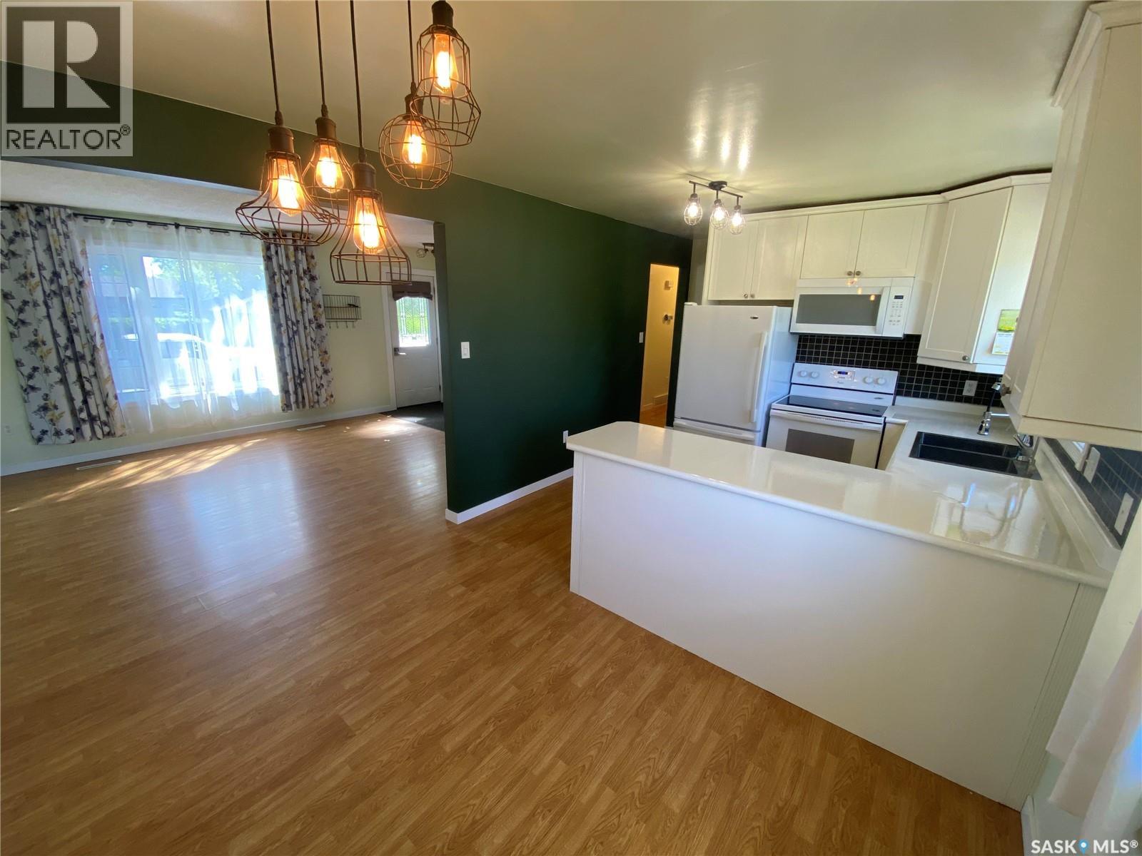 470 Riverview Road, Yorkton, Saskatchewan  S3N 2L9 - Photo 2 - SK039338