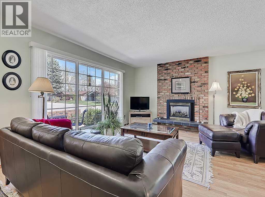 728 Parkvalley Road SE, Calgary, Alberta  T2J 4V8 - Photo 3 - A2320480