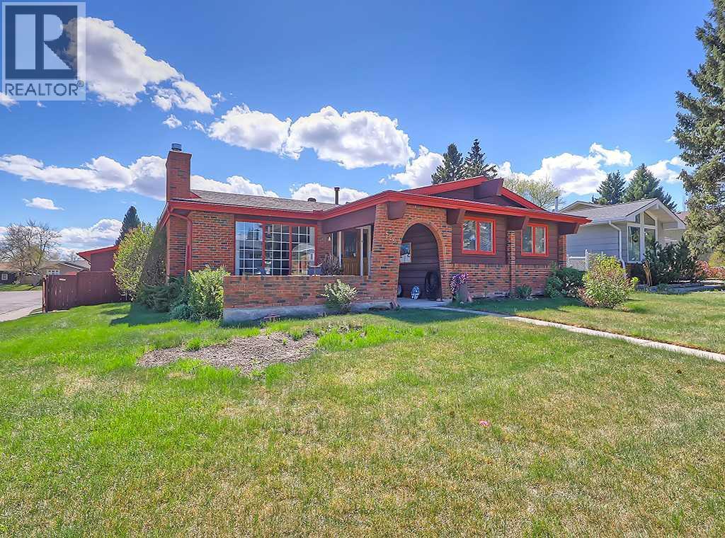 728 Parkvalley Road SE, Calgary, Alberta  T2J 4V8 - Photo 1 - A2320480