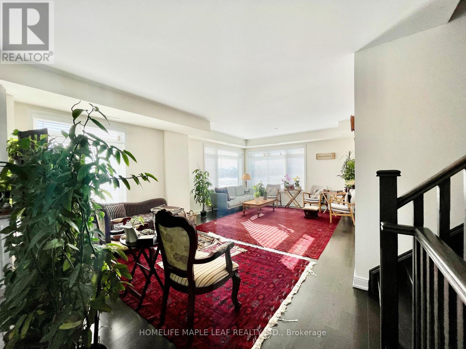 325 Veterans Drive, Brampton, Ontario  L7A 4W2 - Photo 2 - W13172384