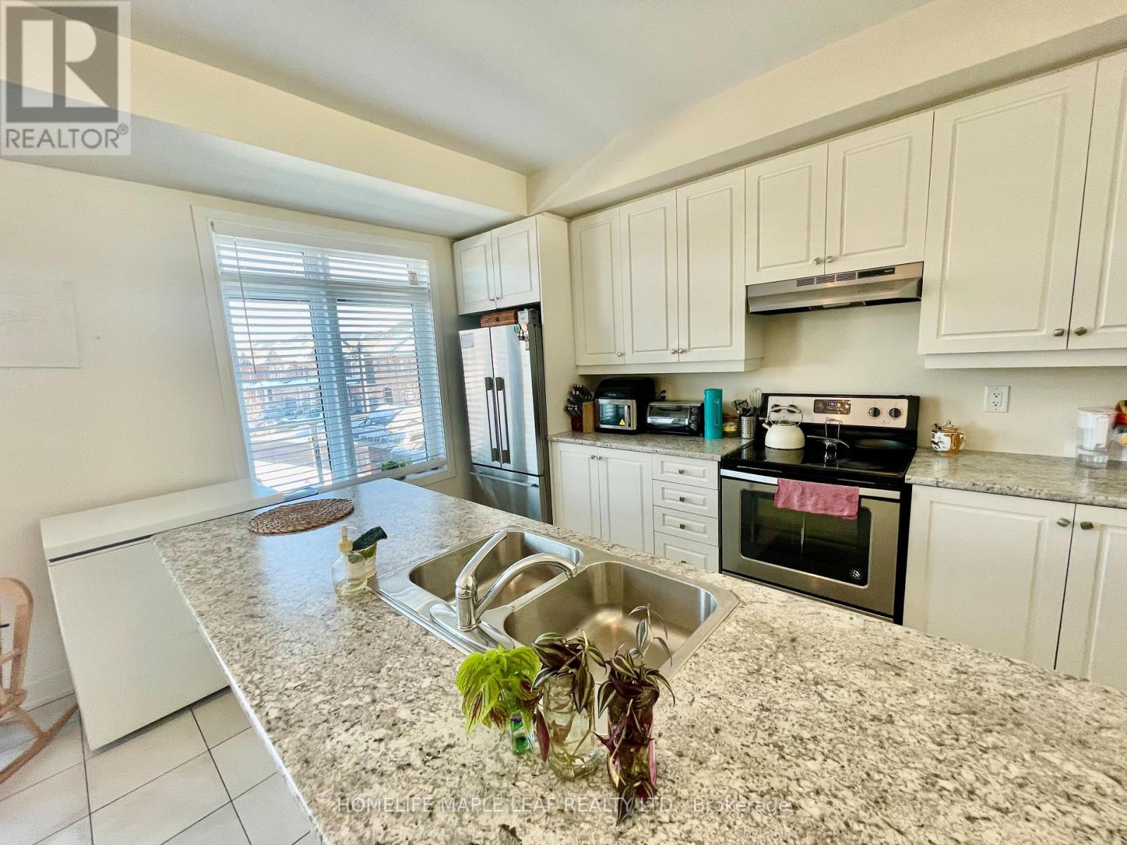 325 Veterans Drive, Brampton, Ontario  L7A 4W2 - Photo 6 - W13172384