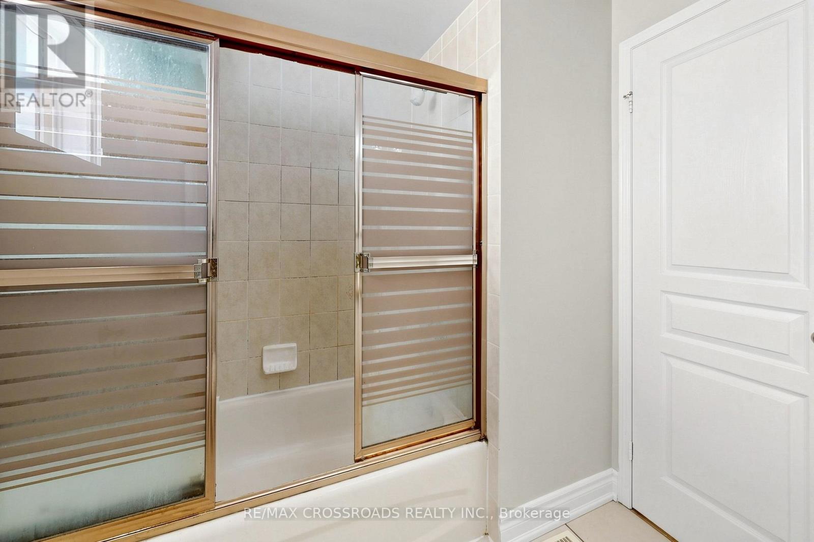 72 Telegraph Drive, Whitby, Ontario  L1P 1S4 - Photo 32 - E13439532