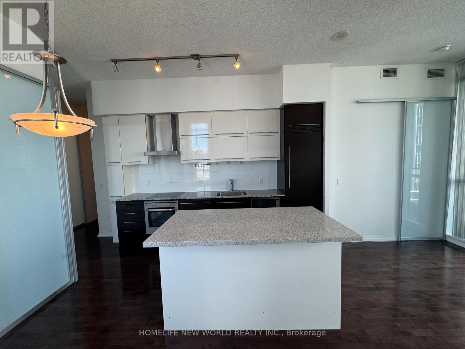 Ph206 - 770 Bay Street, Toronto, Ontario  M5G 1N6 - Photo 12 - C13441186