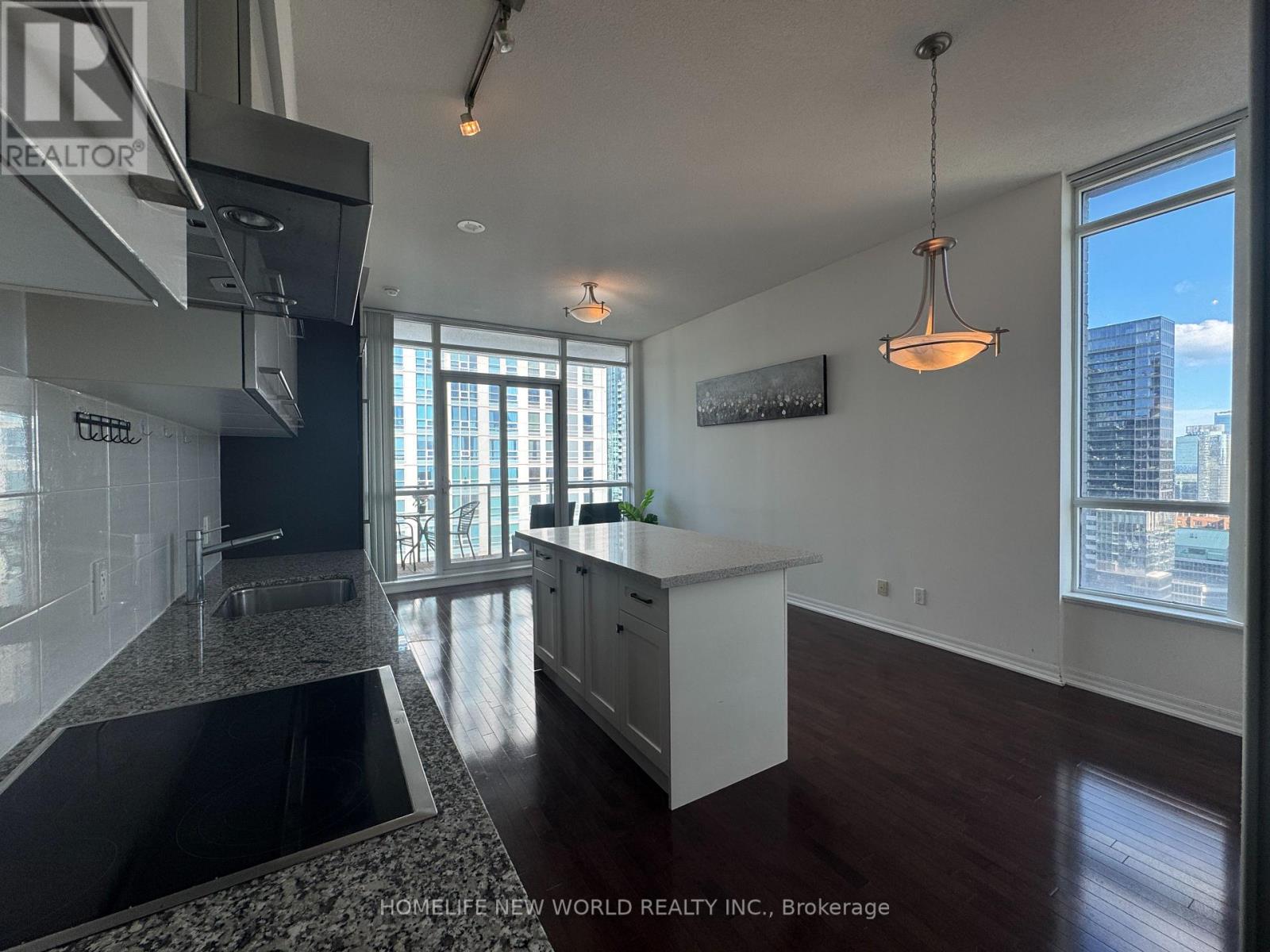 Ph206 - 770 Bay Street, Toronto, Ontario  M5G 1N6 - Photo 3 - C13441186