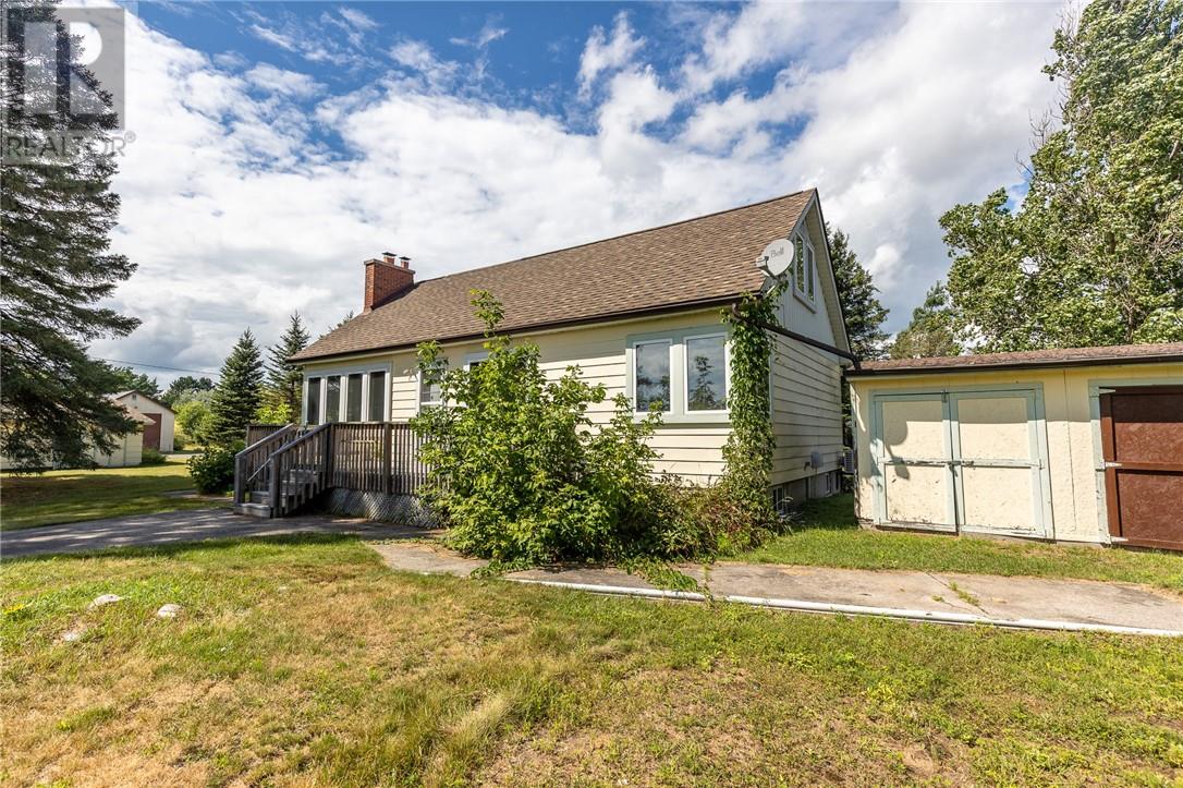 620 Imperial Street, Massey, Ontario  P0P 1P0 - Photo 2 - 2126422
