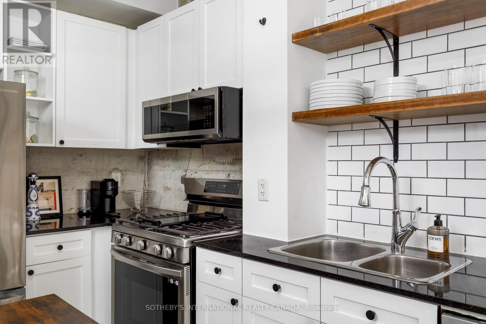 402 - 369 Sorauren Avenue, Toronto, Ontario M6R 3C1 - Photo 8 - W13222360