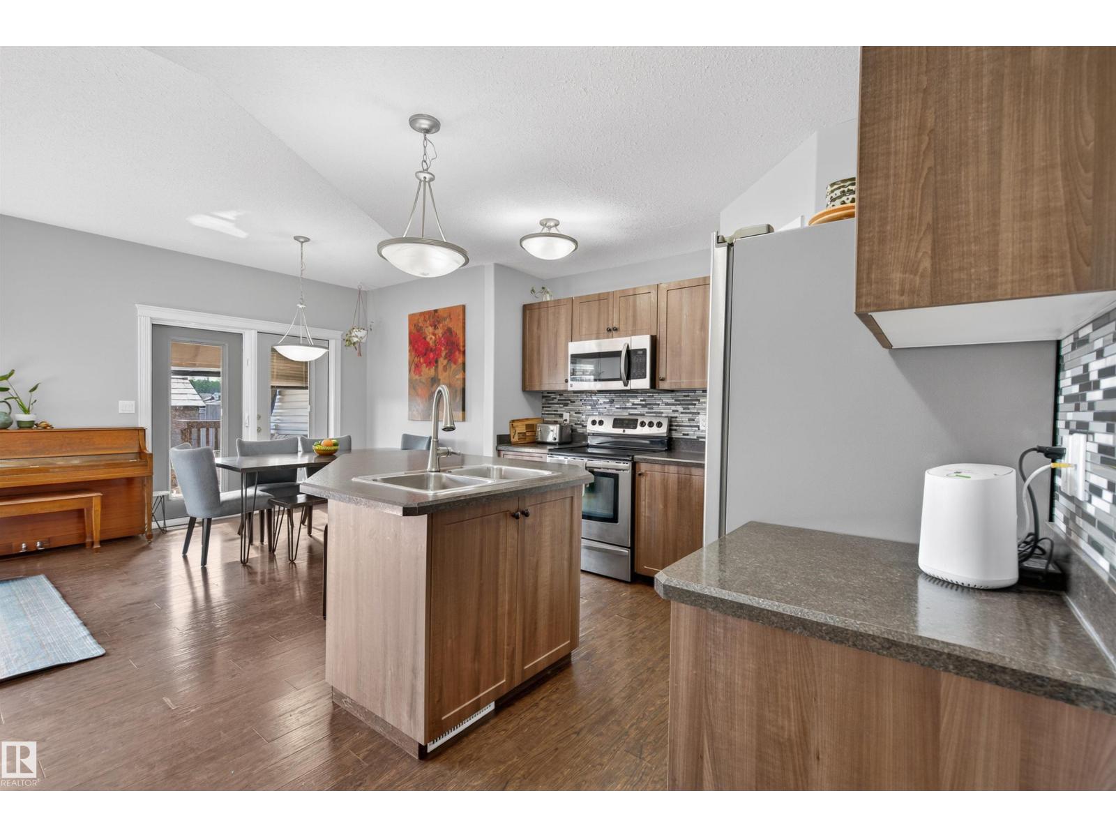 6807b 47 St, Cold Lake, Alberta  T9M 0B1 - Photo 4 - E4493613