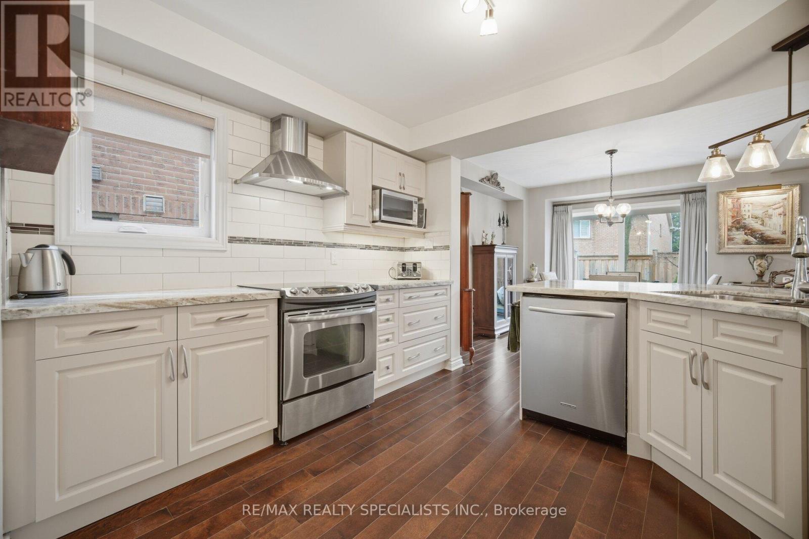 73 - 5480 Glen Erin Drive, Mississauga, Ontario  L5M 5R3 - Photo 1 - W13441198