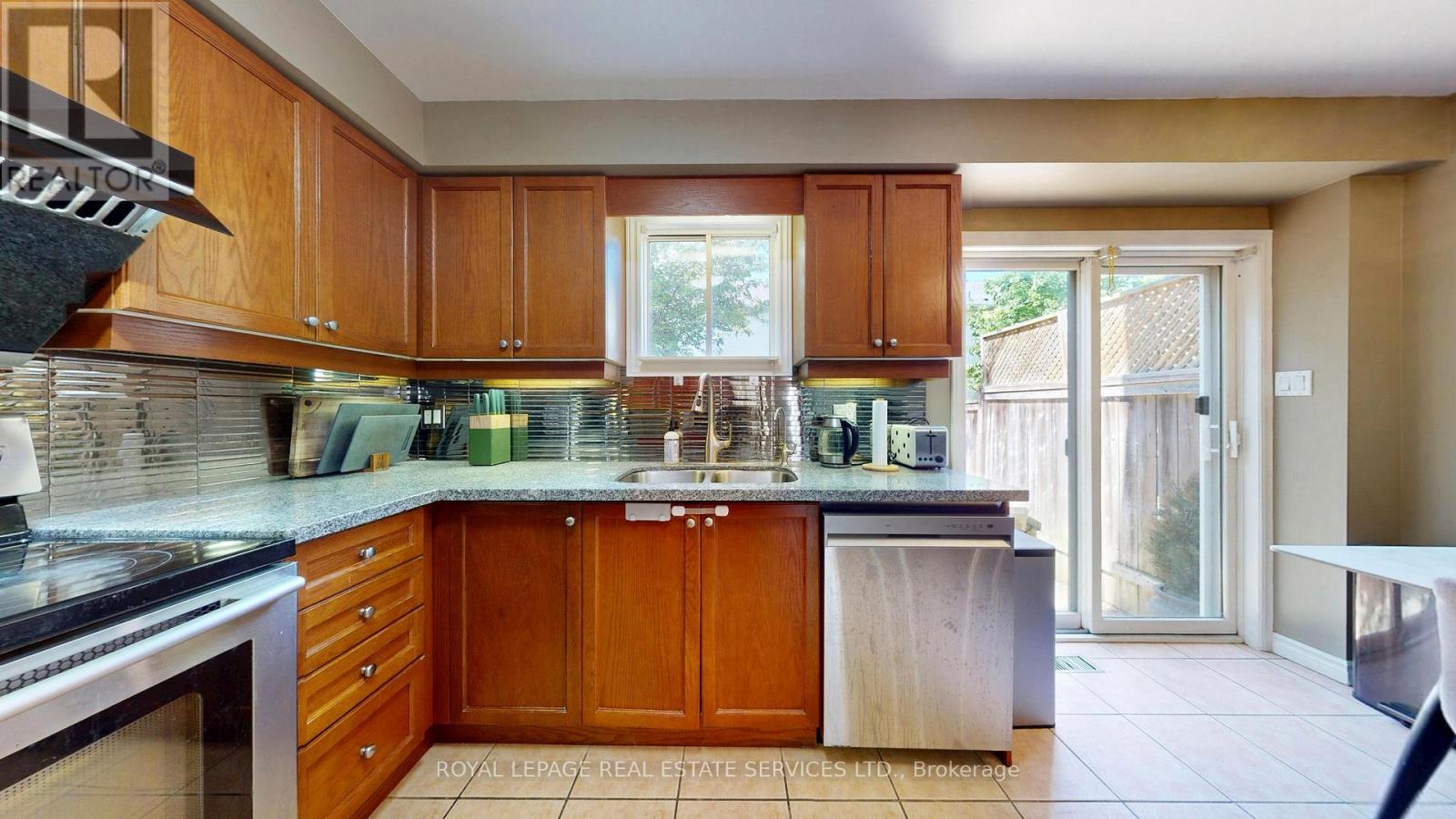 65 Morwick Drive, Hamilton, Ontario  L9G 4Y5 - Photo 12 - X13441188