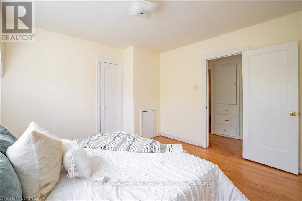 136 Glen Road, Hamilton, Ontario  L8S 3M9 - Photo 18 - X13441204