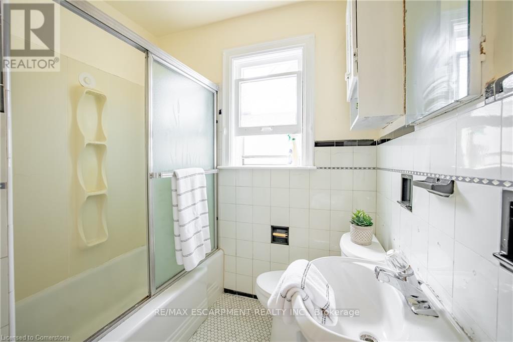 136 Glen Road, Hamilton, Ontario  L8S 3M9 - Photo 20 - X13441204