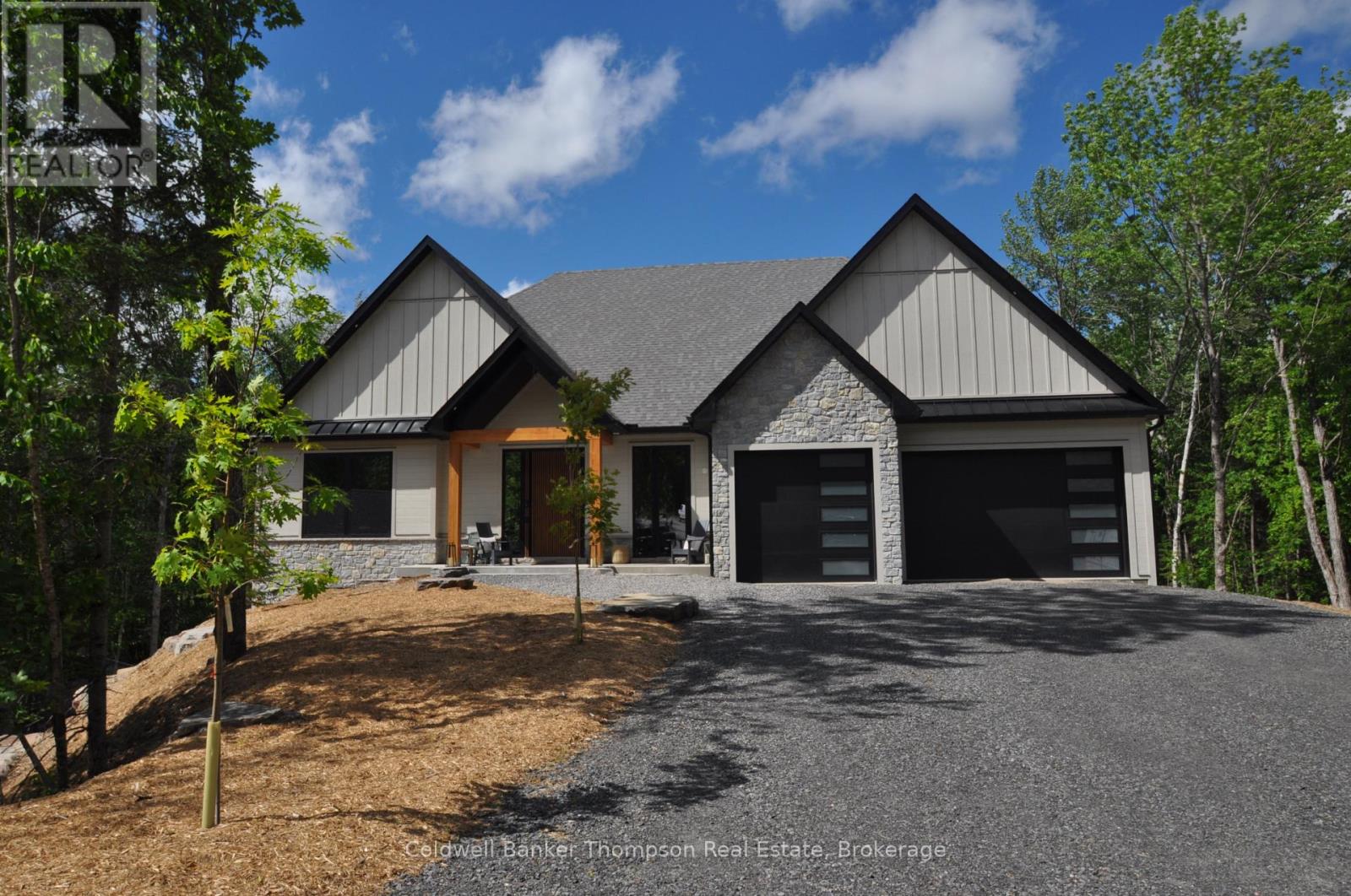 11 GLEN EAGLE COURT, Huntsville, Ontario