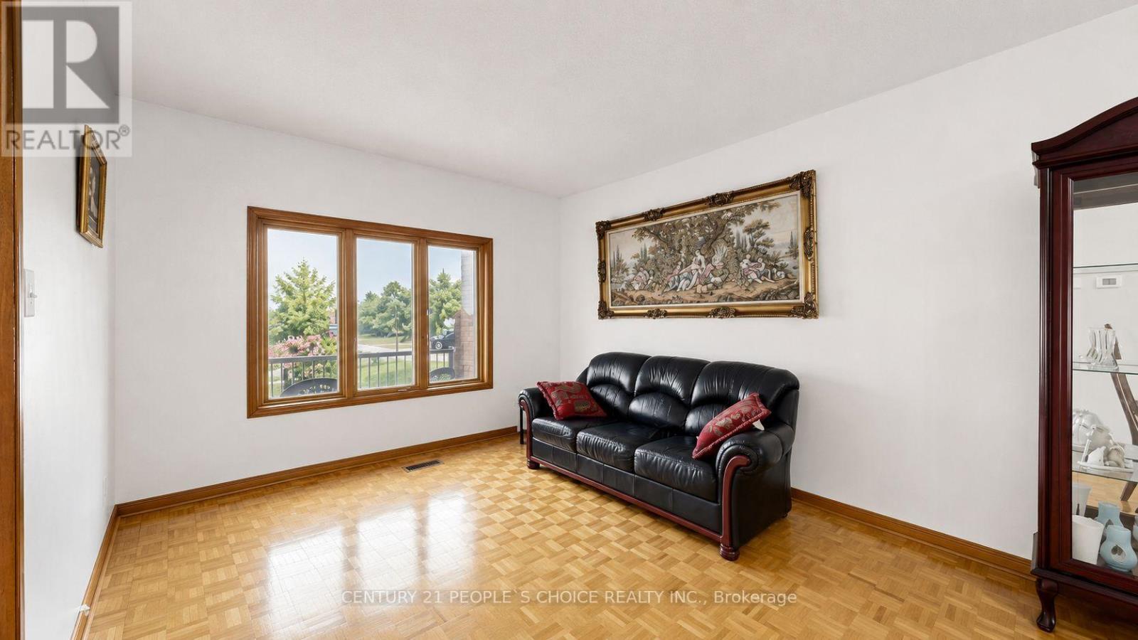 145 Chancellor Drive, Vaughan, Ontario  L4L 7M9 - Photo 3 - N13247526