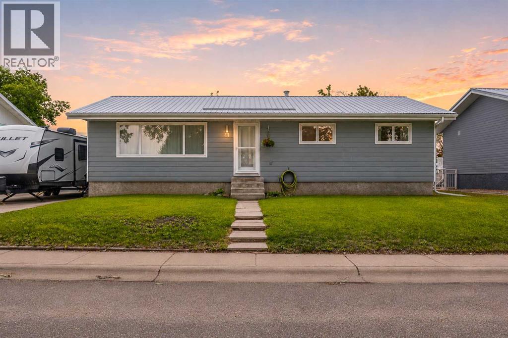 11 Blazier Park Street E, Brooks, Alberta  T1R 0K6 - Photo 1 - A2319179