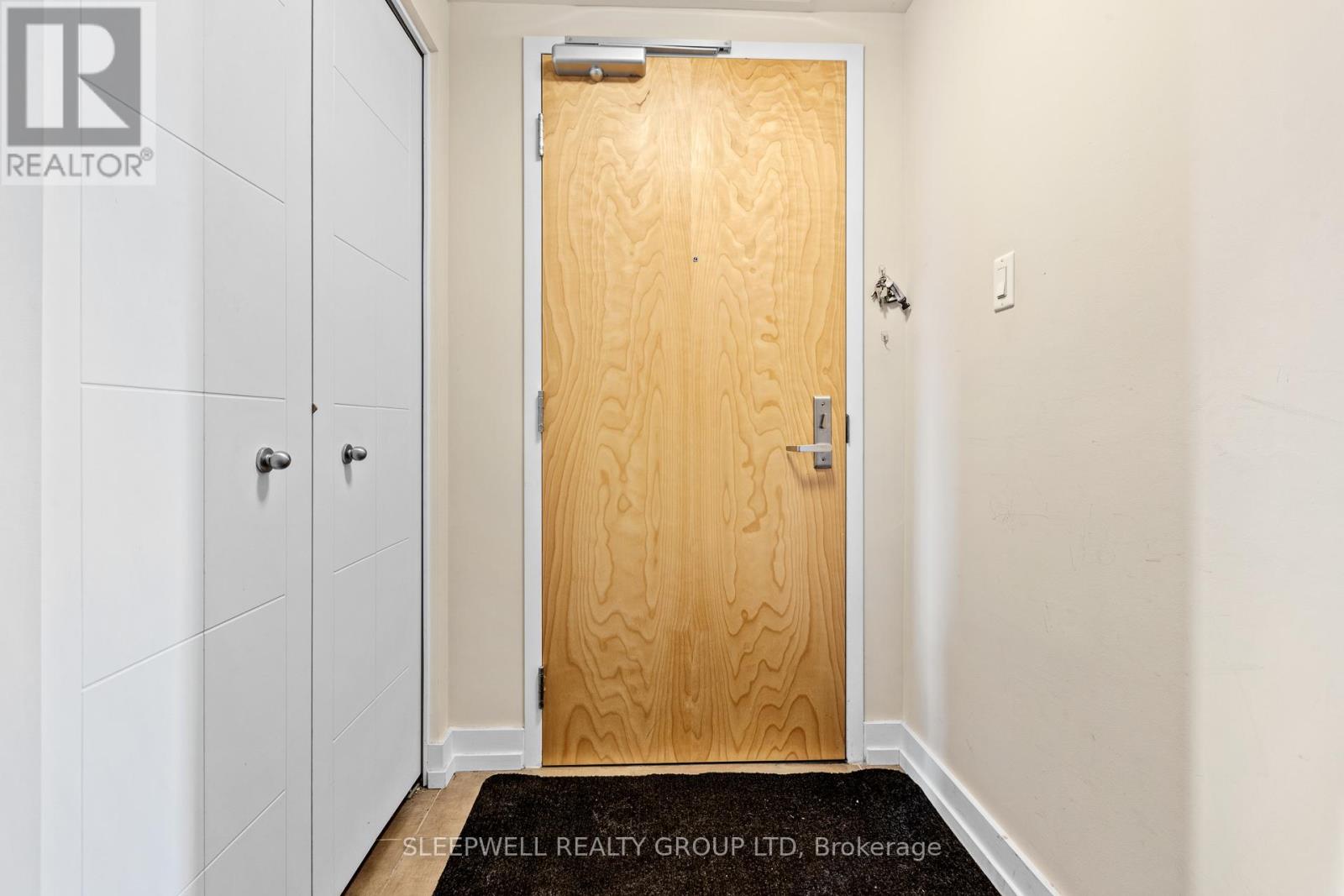 406 - 179 Metcalfe Street, Ottawa, Ontario  K2P 1P7 - Photo 2 - X13441240