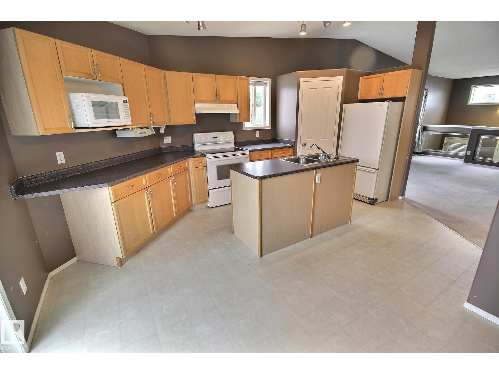 21 Donnely Pl, Sherwood Park, Alberta  T8H 2B3 - Photo 3 - E4493615