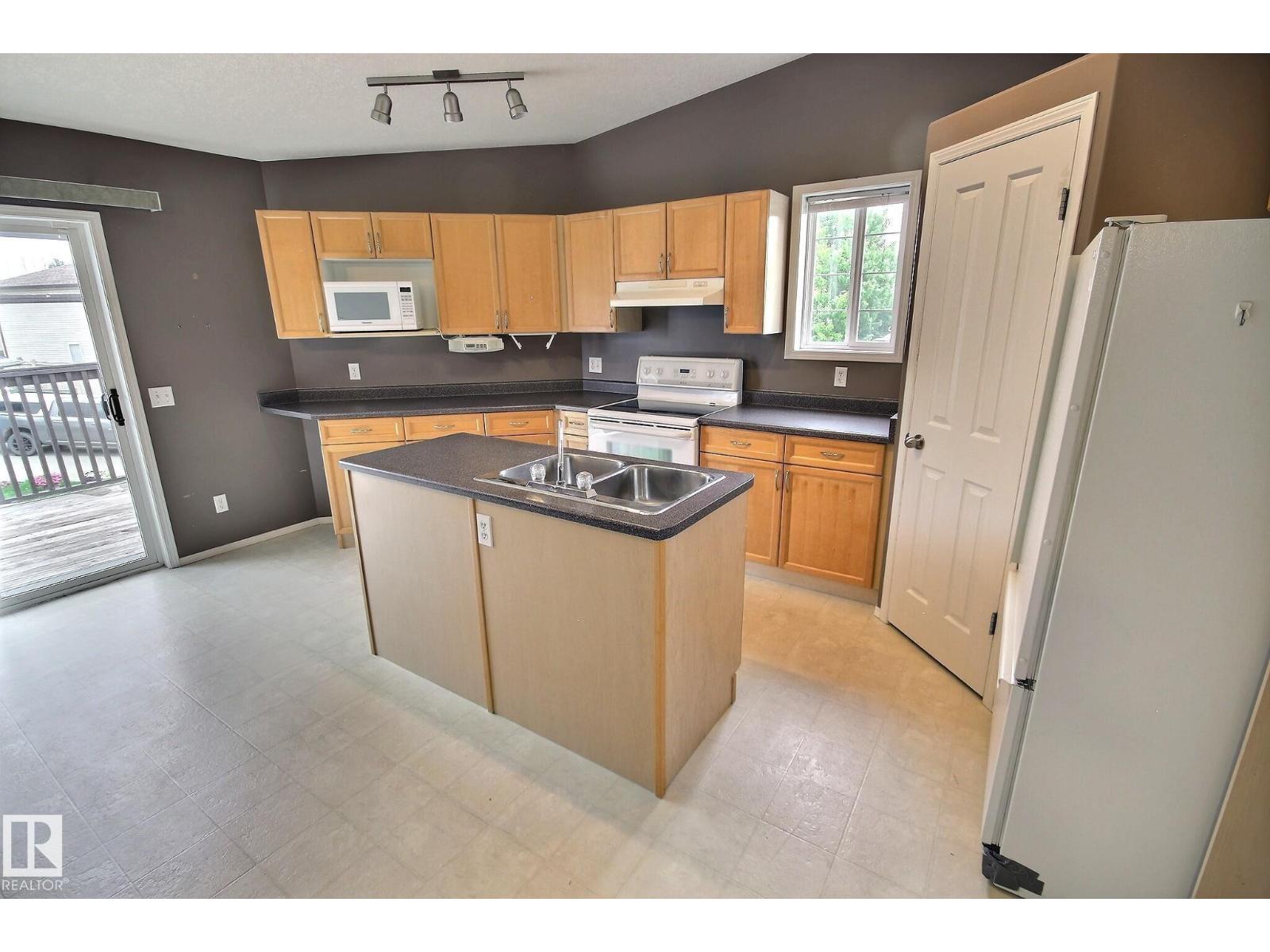 21 Donnely Pl, Sherwood Park, Alberta  T8H 2B3 - Photo 4 - E4493615
