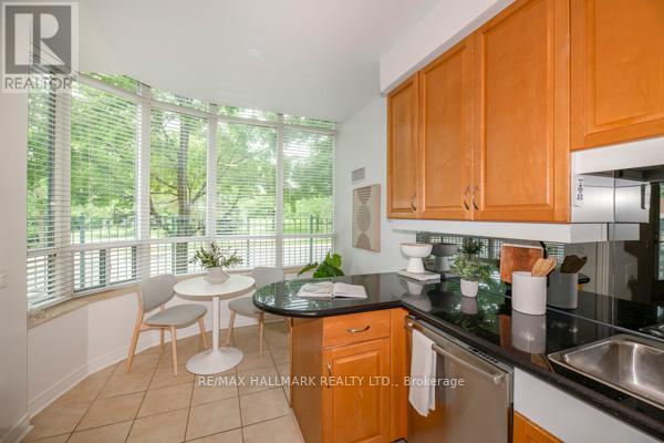 117 - 9 Boardwalk Drive S, Toronto, Ontario  M4L 6T1 - Photo 2 - E13441256