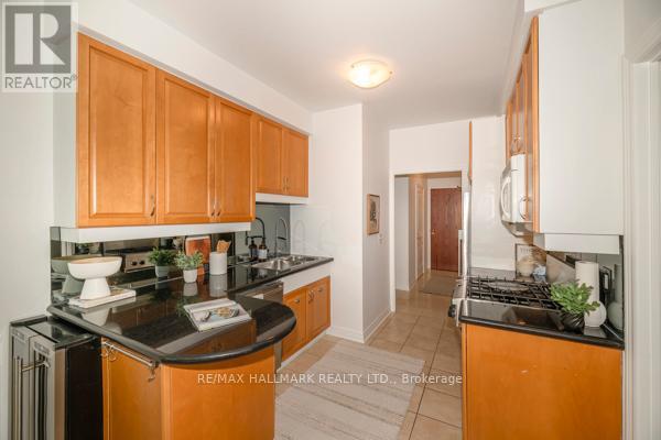 117 - 9 Boardwalk Drive S, Toronto, Ontario  M4L 6T1 - Photo 4 - E13441256
