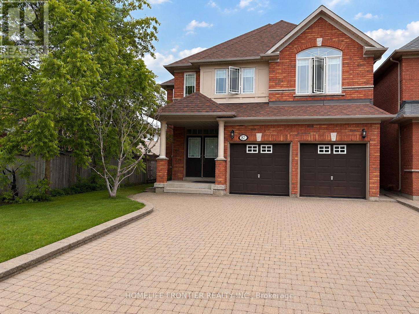 87 Estate Garden Drive, Richmond Hill, Ontario L4E 3V6 - Photo 2 - N13038450